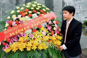 Trường Quốc tế Châu Á Thái Bình Dương Gia Lai dâng hoa, dâng hương ...
